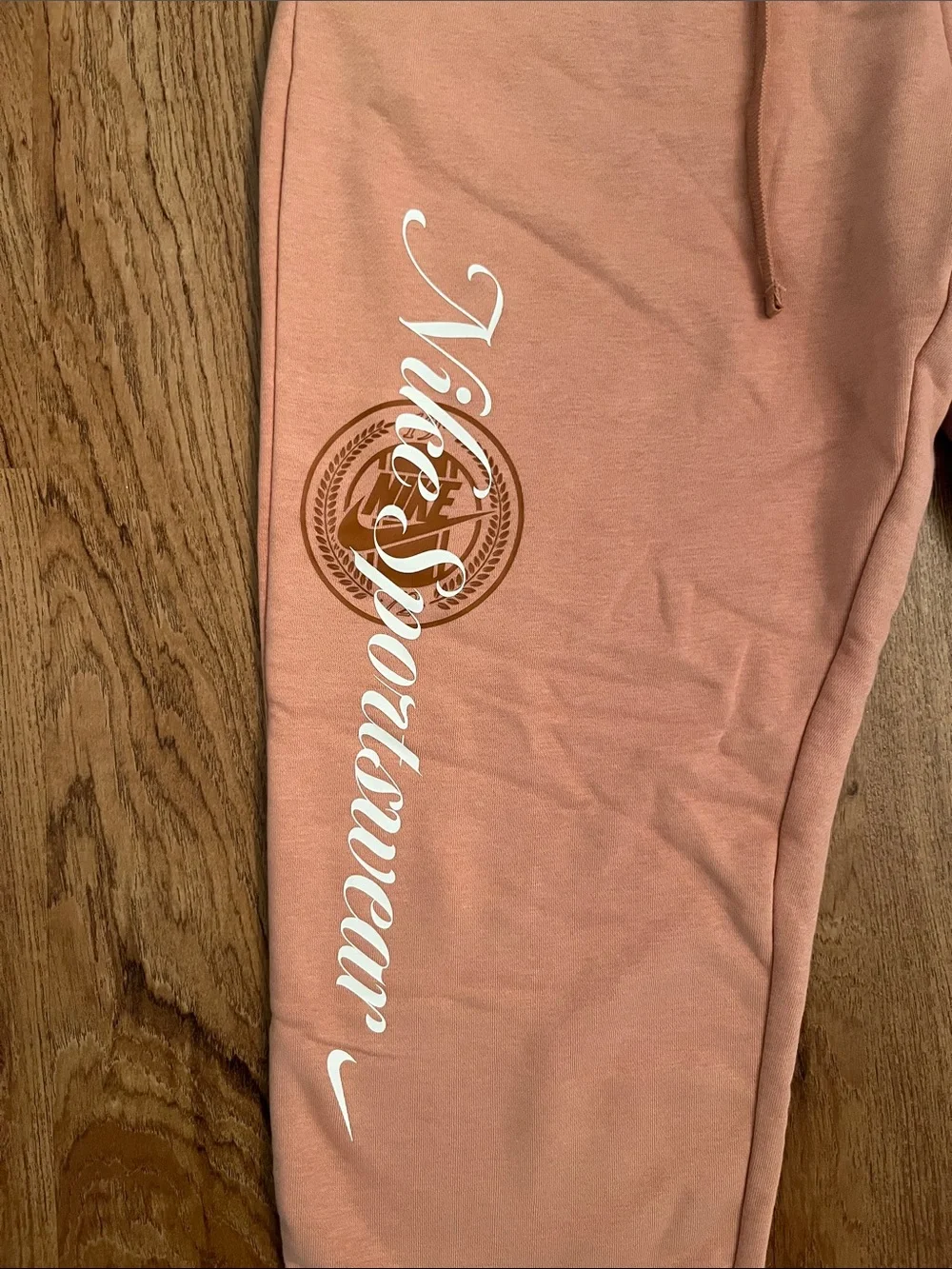 NWT Nike Sportswear Club Fleece Graphic Joggers